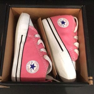 NEW Converse Crib Shoes size 4